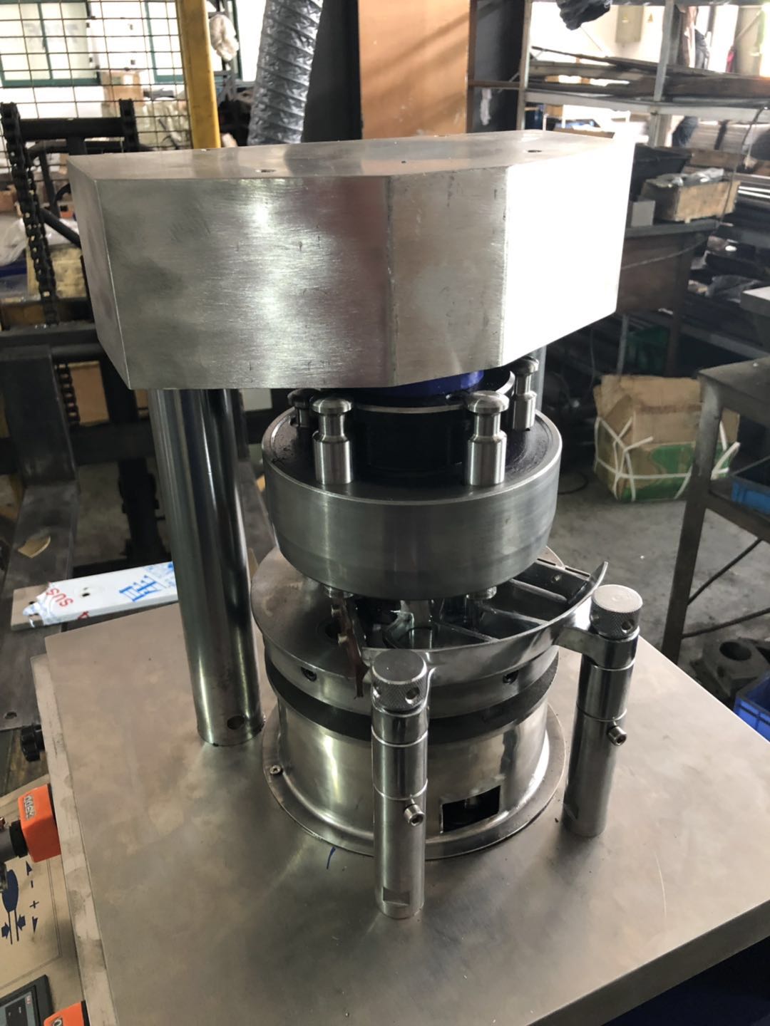 供应zp-5d/7d/9d-新款加强型旋转式压片机_制药机械设备供应网